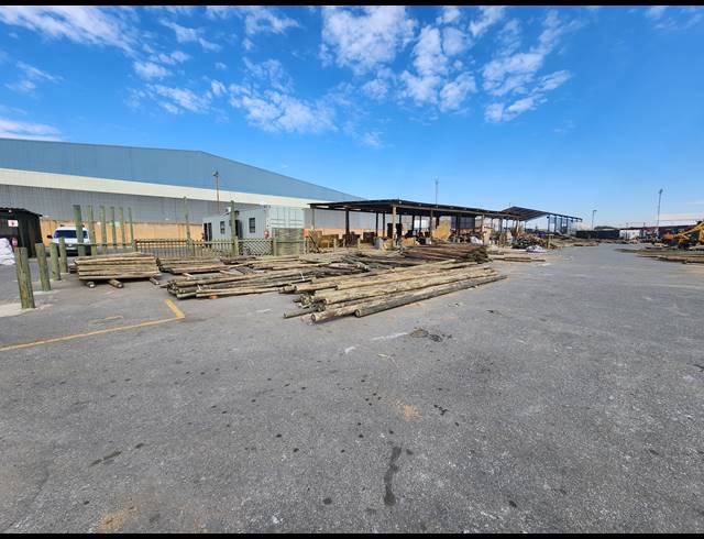 4,000M² INDUSTRIAL YARD TO LET IN ROODEKOP